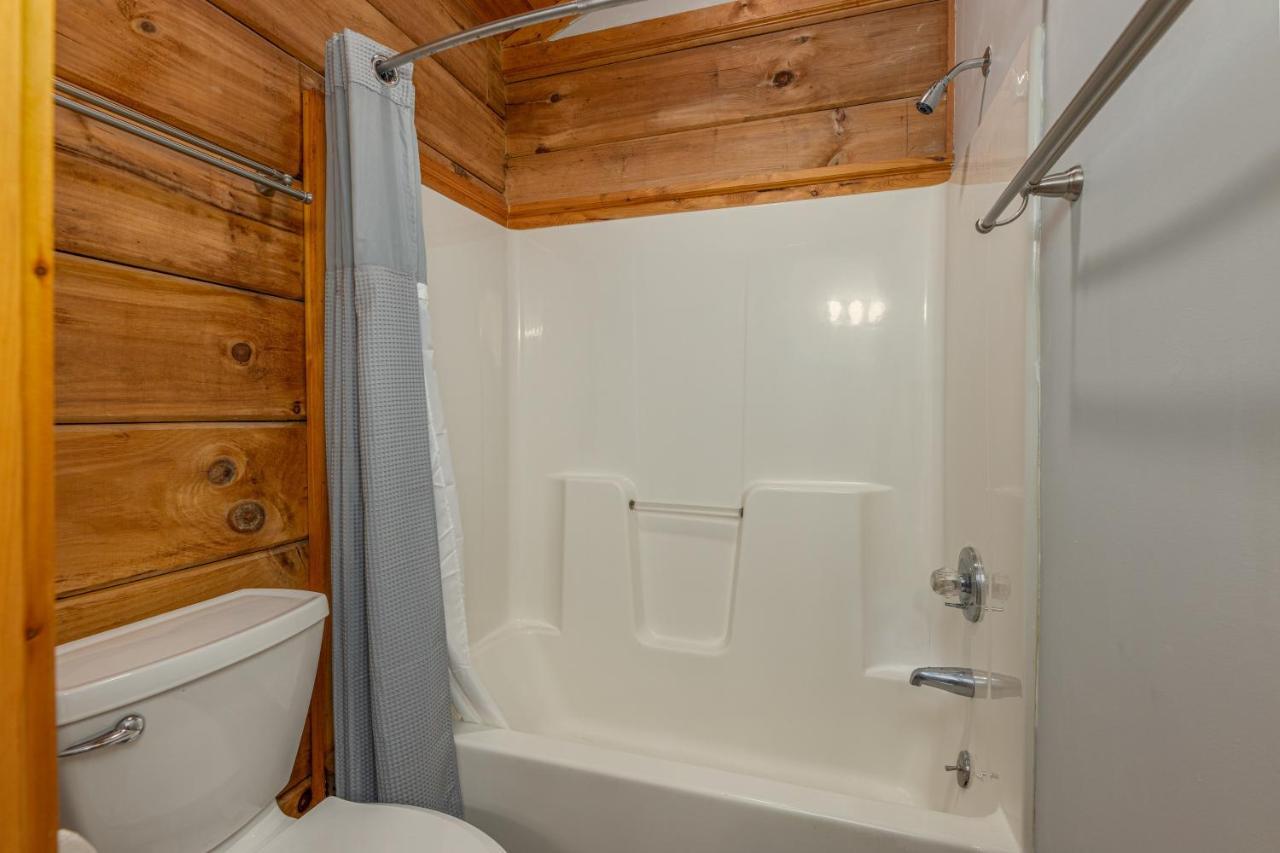 Firefly Hollow Cabin - Smoky Mountains - Soaky Mountain Water Park - Sevierville Convention Center بيدجن فورج المظهر الخارجي الصورة